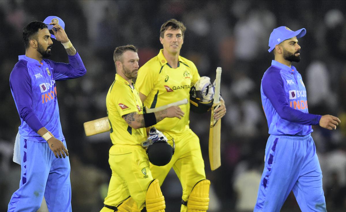 भारतलाई अष्ट्रेलियाले चार विकेटले हरायो